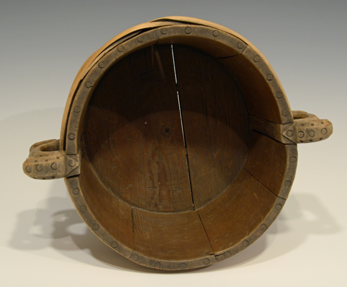 Ornamenter. Innskrift.