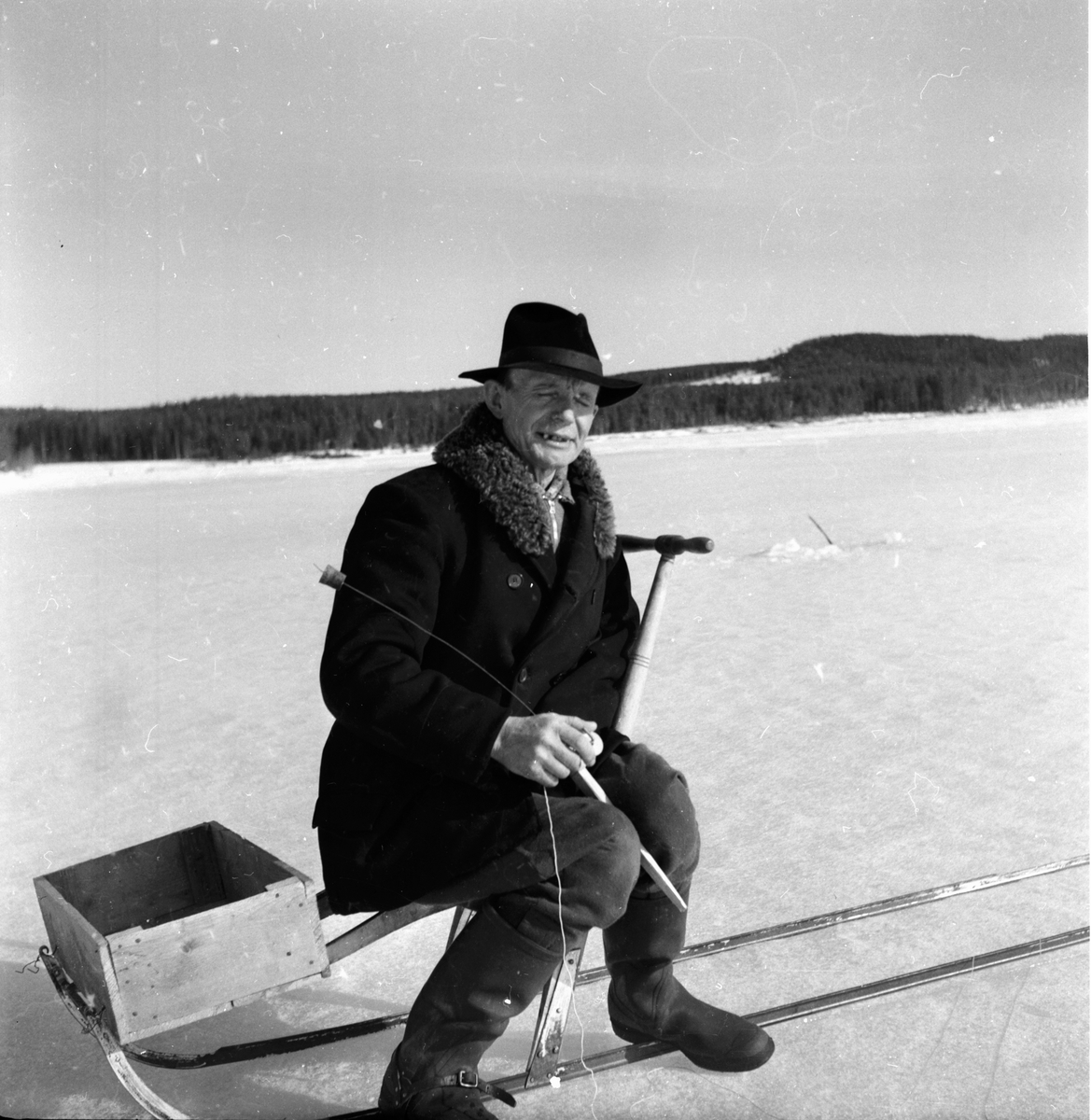 Hemma hos Bars-Olle. Fiske på Rossen.
Järvsö