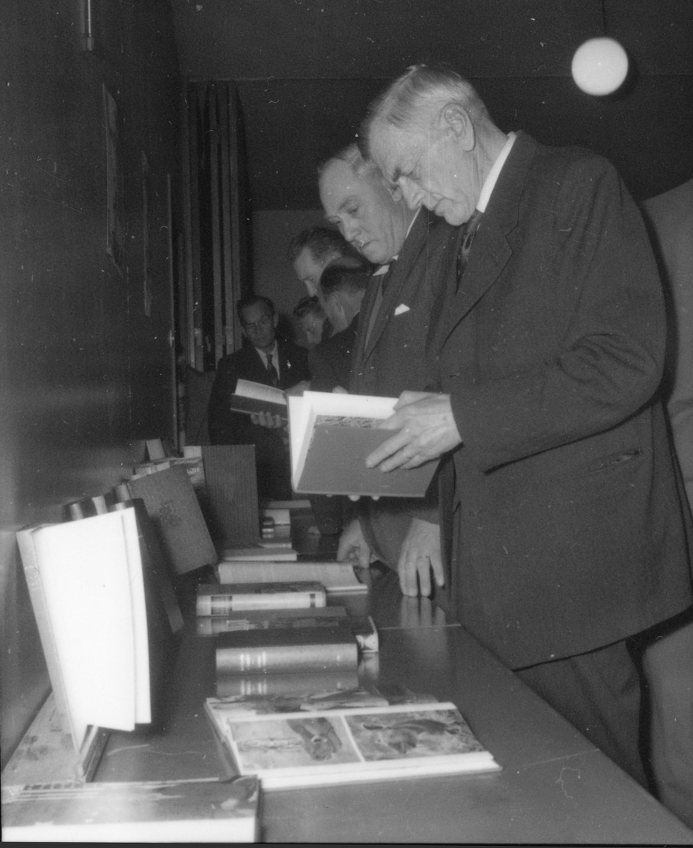 Trivselkvällarna i Skog börjar.
12/11 1958