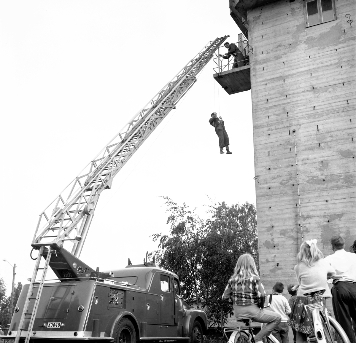 Brandkårsövning,
11 Juni 1964