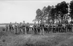 Karlsborg, infanterister i samövning med ungdomsavd. På 1930-talet.