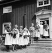 Arbrå, Flästadagen på Fornhemmet,
Augusti 1971
Från vänster: Elsa Persson, Ingrid Larsson, Karin Nilsson, Julia Olsson, Marta Eriksson, Signe Hansson, Lilian Lundström, Stina Lundström, Edit Simas.