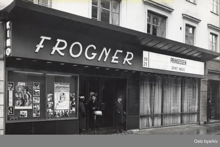 Inngangsparti. film som vises : "Prinessan" av Åke Falck, 1966.