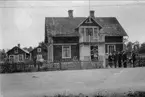 Karlsborg, Strandvägen. Nordfelts konditori, förstördes i en brand år 1936. Kort finns ej på museet.