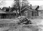 Karlsborg, gamla Rödesund. Byggnader med bakgårdar i gamla Rödesund. Tomterna var mycket små, men man utnyttjade marken utanför. Kortet finns ej på museet, endast kopia av kortet finns.