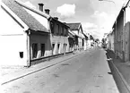 Motiv från Skänninge 1973. Follingegatan sedd mot norr.