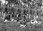 Gruppfoto, trängtrupperna (T 2), ca 1910. Förstoring 30 x 39 cm.