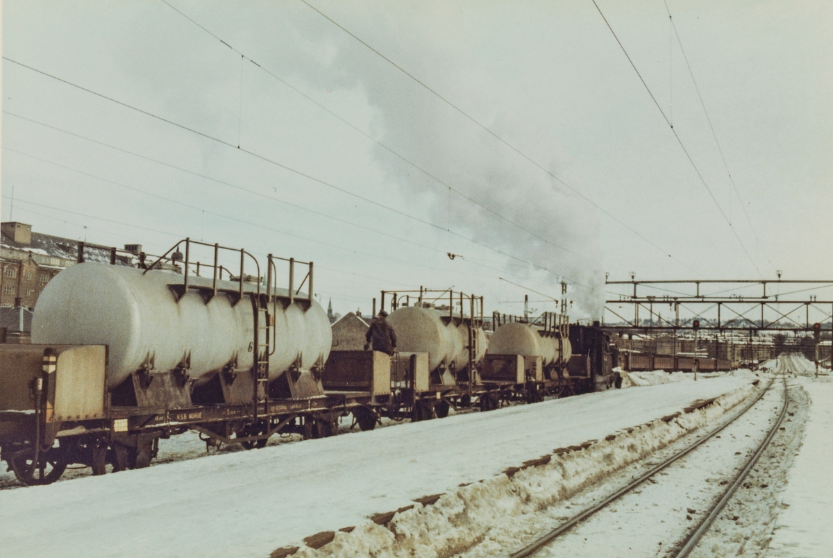 Damplokomotiv type 23b 441 i skiftetjeneste på Oslo Østbanestasjon, 13 bilder