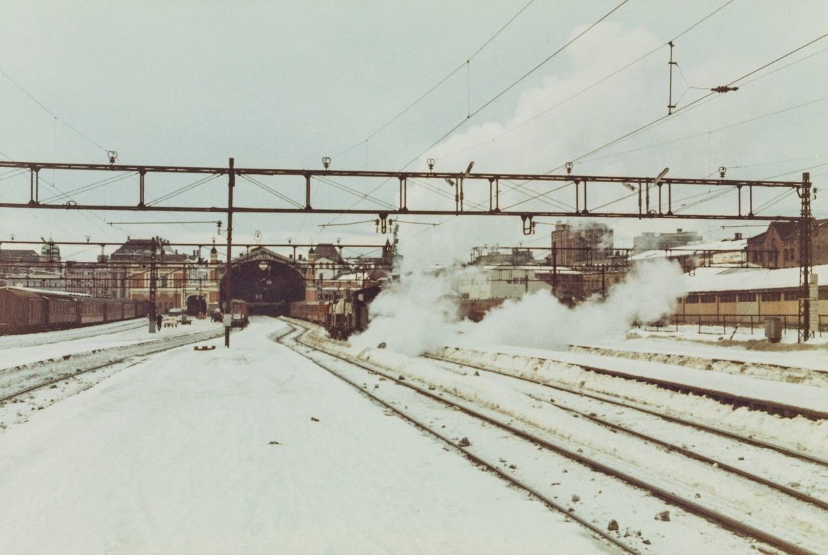 Damplokomotiv type 23b 441 i skiftetjeneste på Oslo Østbanestasjon, 13 bilder