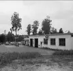 Exteriörbild av Shell i Mölltorp, 1961. Endast neg finns.