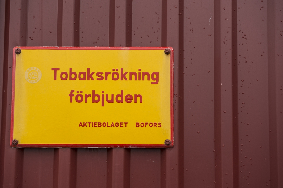 Kopia av Vasas 24-pundiga bronskanonen provskjuts vid Saab Bofors Test Center i Karlskoga.Skottet riktades mot en kopia av en del av Vasas fartygssida.