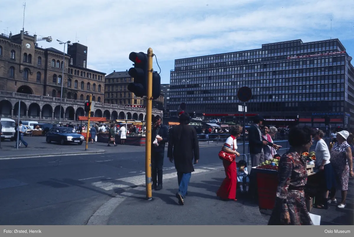 torg, mennesker, torghandel, basarer, politistasjon, Folkets Hus