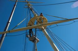 Gladans mast vid Sjöhistoriska plockas ner, renoveras och sä