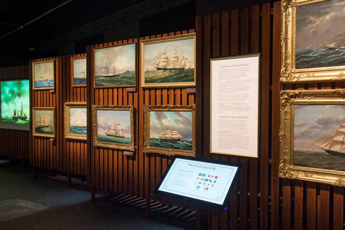 Utställning "Älskade skepp" på Sjöhistoriska, tavlor från museets samlingar.