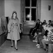 Karlsborg, mannekänguppvisning i Realskolans aula 1960. Endast neg finns.