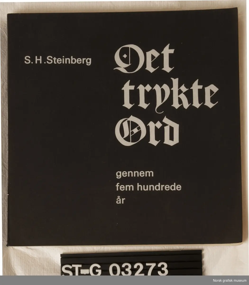 En beretning om det trykte ord og bokens historie fra Gutenbergs tid.