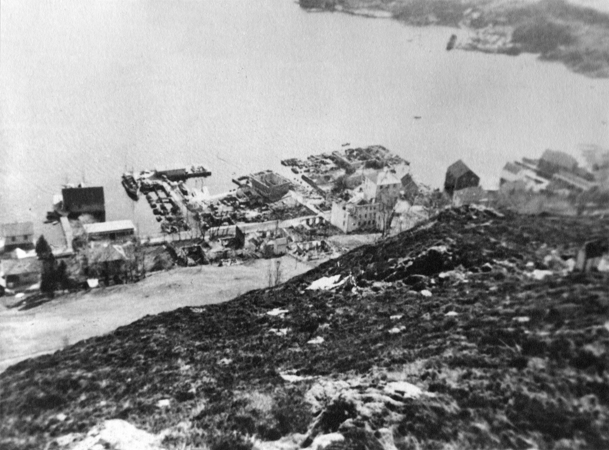 krigen, 2. verdenskrig, Måløyraidet 27. desember 1941, utsikt over Måløy