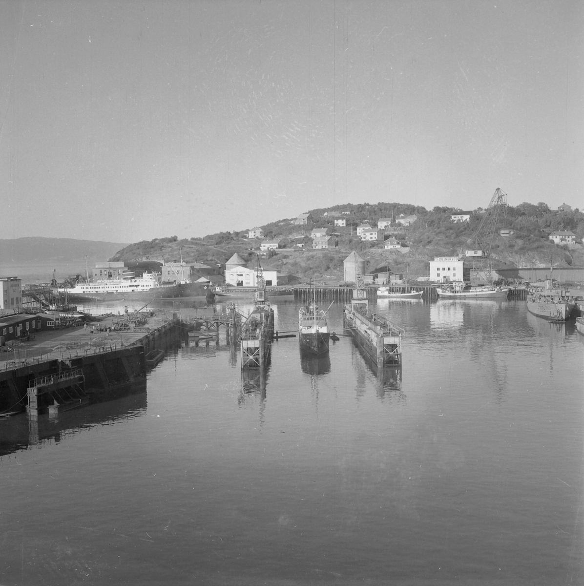Ladehammeren, Nyhavna og Lademoen
