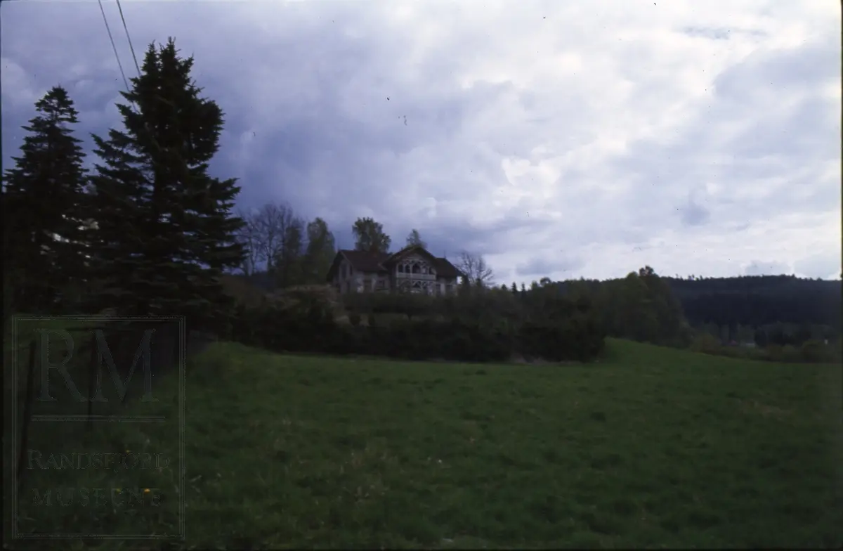 Foto med motiv fra Sveitservillaer og annen bebyggelse i Jevnaker, 1973.