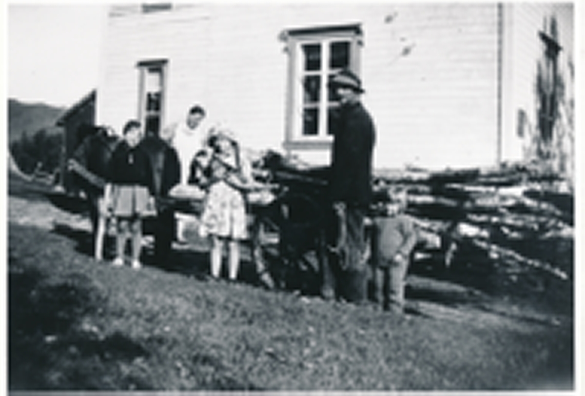 Gruppebilde fra Skatvik, ca.1930.