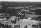 Flygfoto över Hånger i Värnamo kommun. Nr. D. 1831.