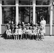 Klassfoto från Strandskolan, Karlsborg. Lärare: Kerstin Odhenkrans. Endast neg finns.