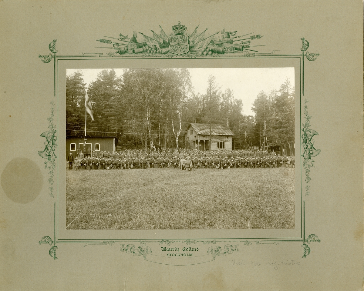 Soldater vid Fortifikationen regementsmötet i Vreta 1906.