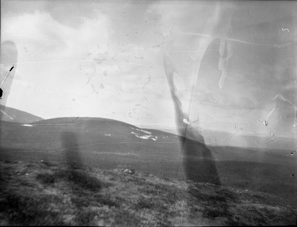 Rikard Berges fotoarkiv. Portretter, gruppebilder, landskap, fjellturer.