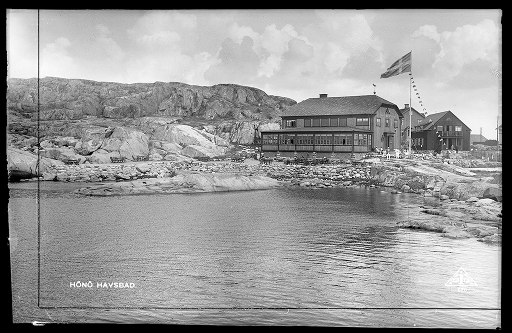 Motiv från Bohuslän ur bildsamlingen efter fotograf Carl Alfred Träff.