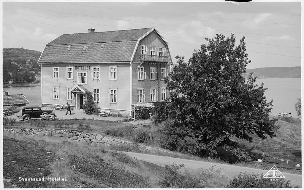 Motiv från Bohuslän ur bildsamlingen efter fotograf Carl Alfred Träff.