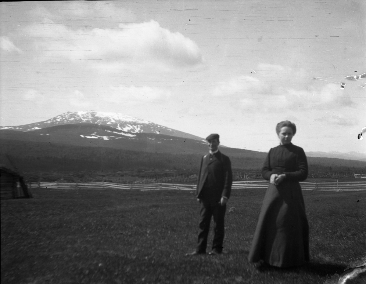 Rikard Berges fotoarkiv. Landskapsbilder og portretter.