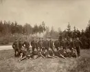 Grupporträtt av officerare vid Subalternskjutskolan på Marma skjutfält 1898.