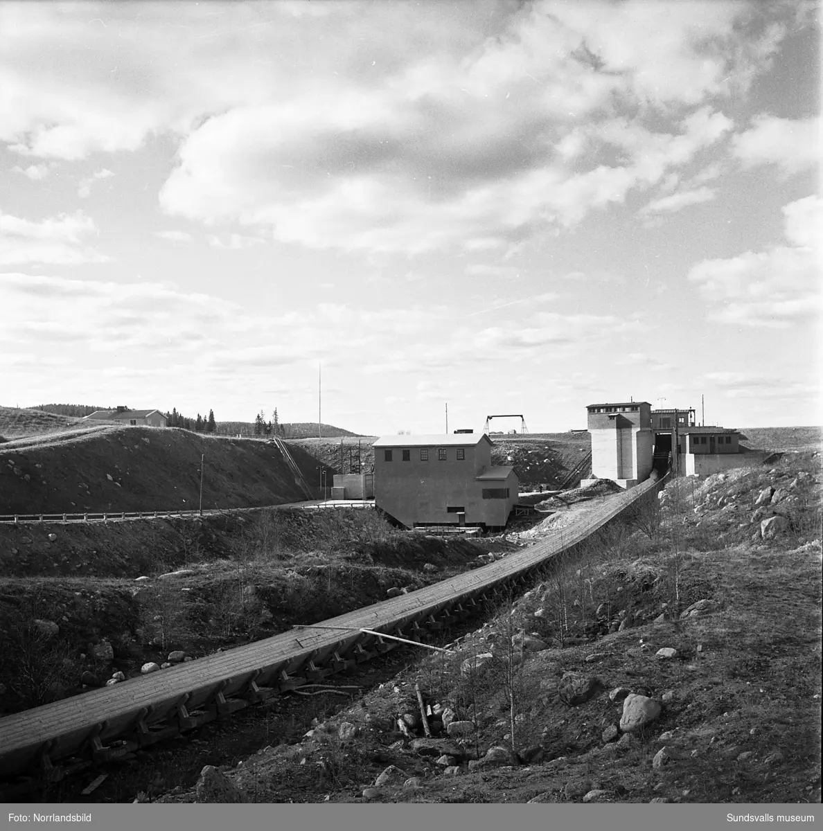 Torpshammars kraftstation, exteriör- och interiörbilder och vyer.