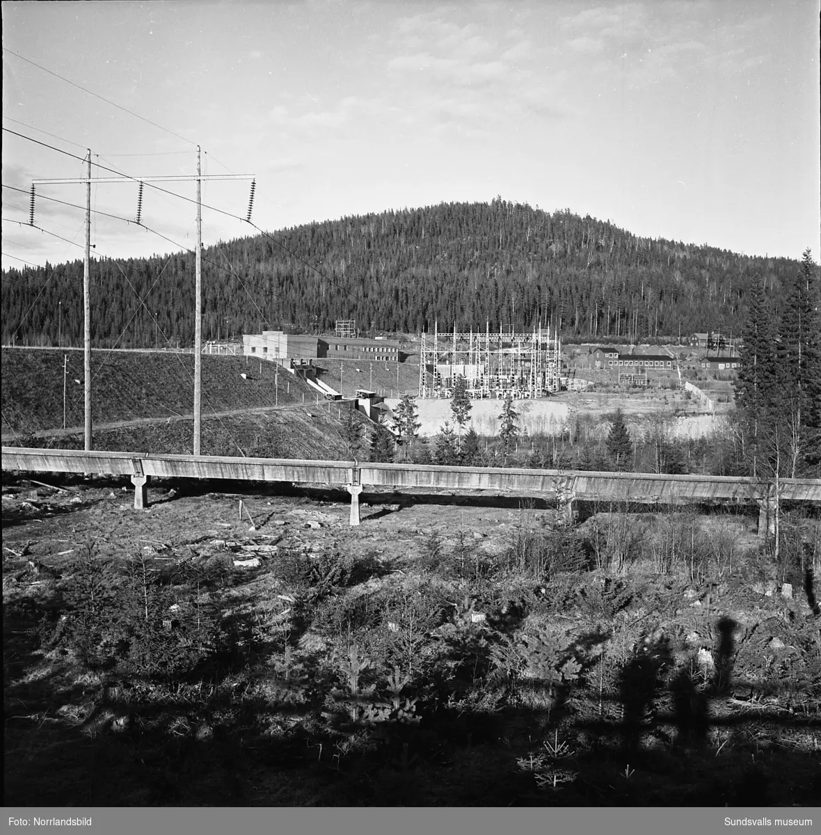 Torpshammars kraftstation, exteriör- och interiörbilder och vyer.