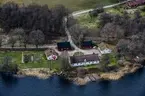 Flygfoto över Breviks gård i Eksjö kommun.
