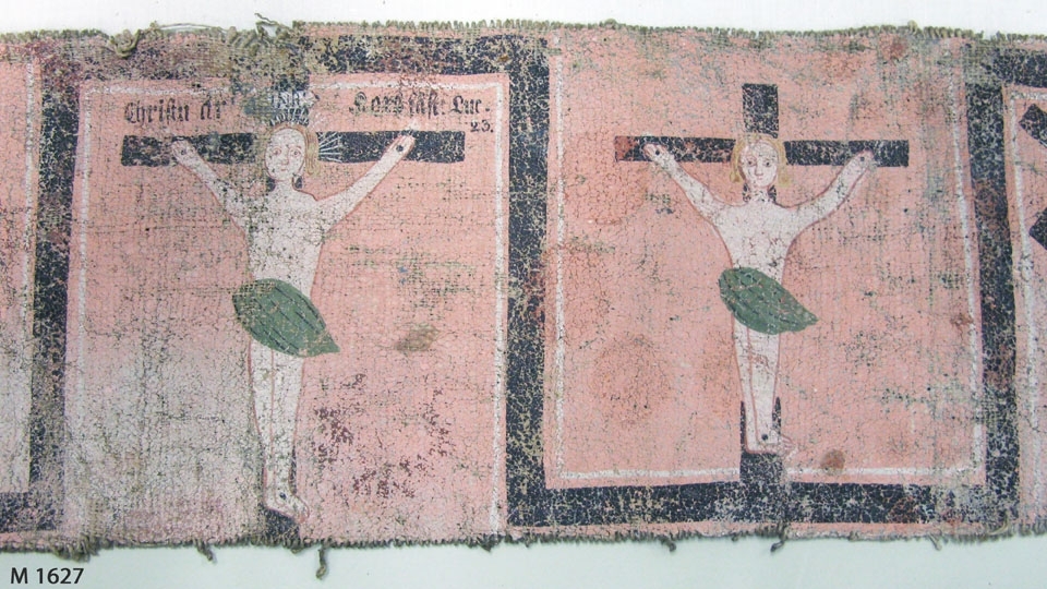 Bonadsmålning av Sven Nilsson (1800-1861) från Härnäs i Blekinge, med religiösa motiv. Målad med tempera - pigment, ägg och ev. mjöl (Nyström 2012:150-151) - på lite grövre tuskaftvävt linnetyg.

Föreställande Väktaren, Christi uppståndelse, Christi korsfästelse, 
Christus bär sitt kors, Christus hudflänges, Petrus nekar, svär och gråter, 
Christus förrådes av Judas.
Inskrivet i huvudkatalogen 1892-1900.

se Eva Kjerström-Sjölin, "Trane-Sven. Bonadsmålaren Sven Nilsson i Härnäs", Blekingeboken 1971.