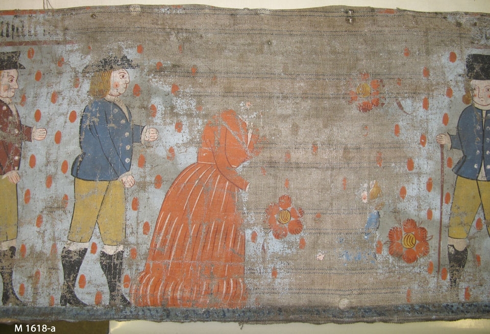 Bonadsmålning av Sven Nilsson, 1833 (Eva Kjerström-Sjölin, 1971:82) med religiösa motiv. Målad med tempera - pigment, ägg och ev. mjöl (Nyström 2012:150-151) - på tuskaftvävt linnetyg med blå varpränder. Har troligen suttit ihop med M 10615-a med de gemensamma motiven enligt registerkortet - Jesu inridande i Jerusalem, Christi frestelse av djävulen, änkans son i Nain, Jesu bergspredikan, "Soli Deo gloria" samt försedd med inskrift.

Inskrivet i huvudkatalogen 1892-1900.