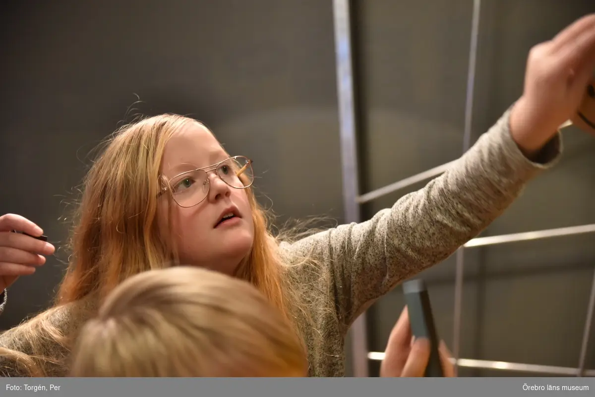 Den 22 November 2017 besöke fröviskolans klass 4 pedagog Cecilia Meyer i utsällningen
"Alla människor" på länsmuseet i Örebro.