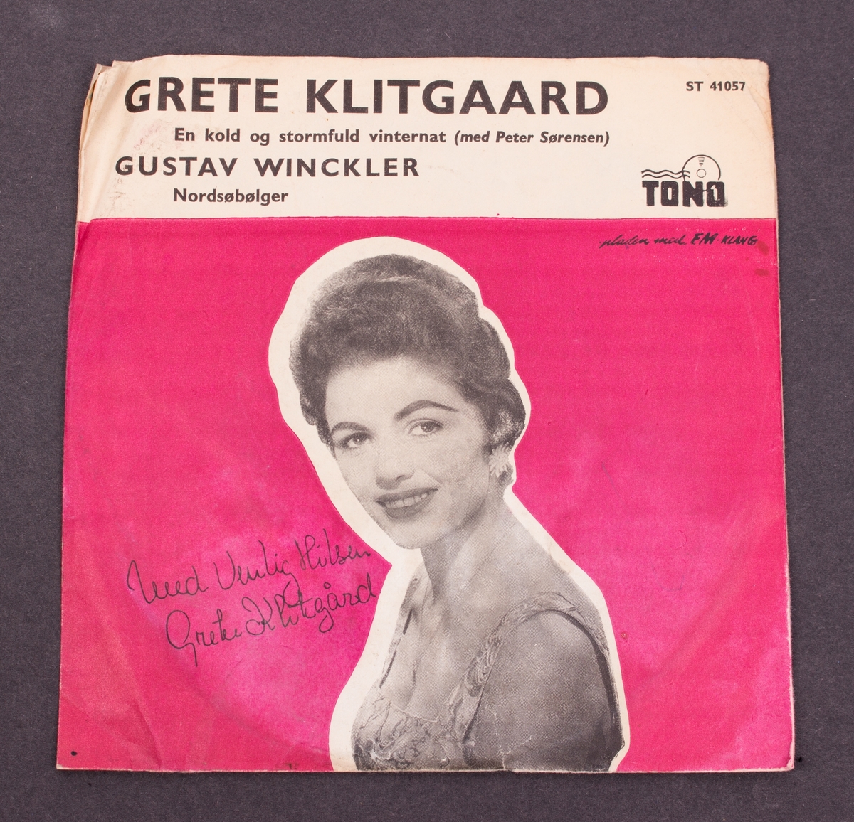 Fotografi på omslaget av Grete Klitgaard med signatur.