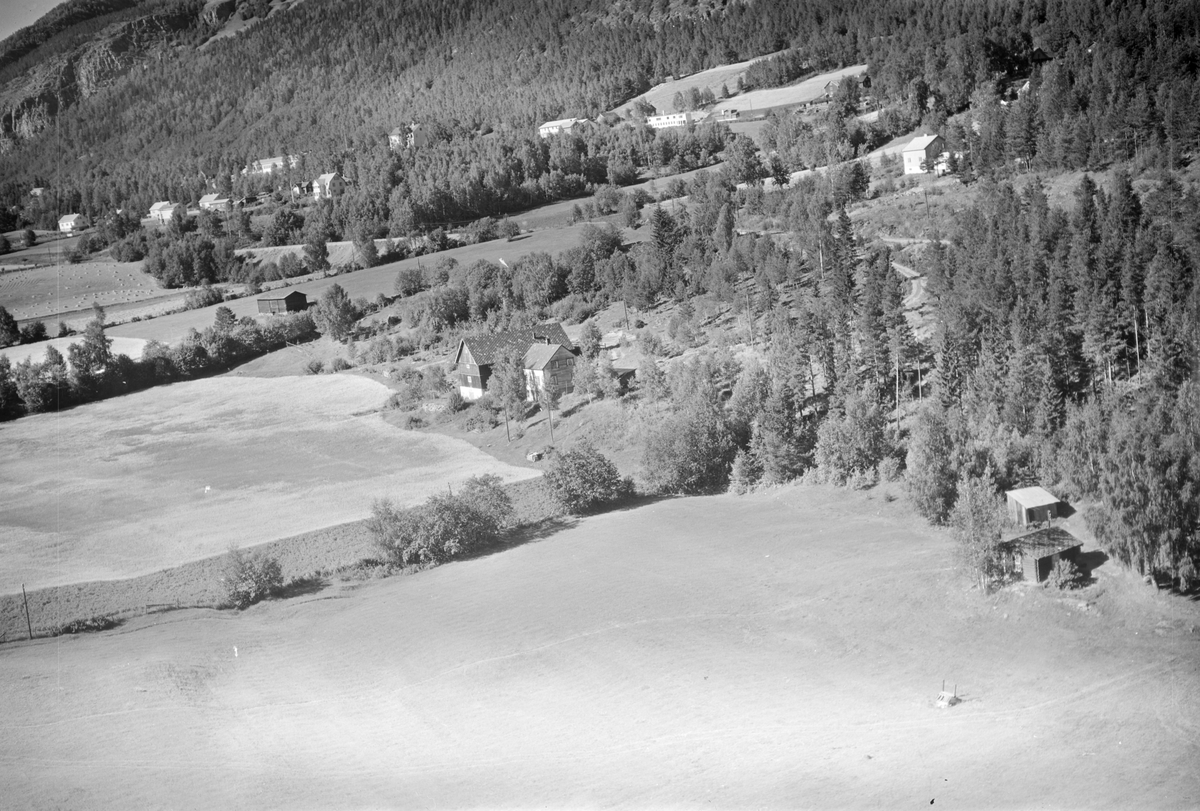 Oversiktsbilde, øverst til høyre Grøntuva, Harpefoss, Sør-Fron