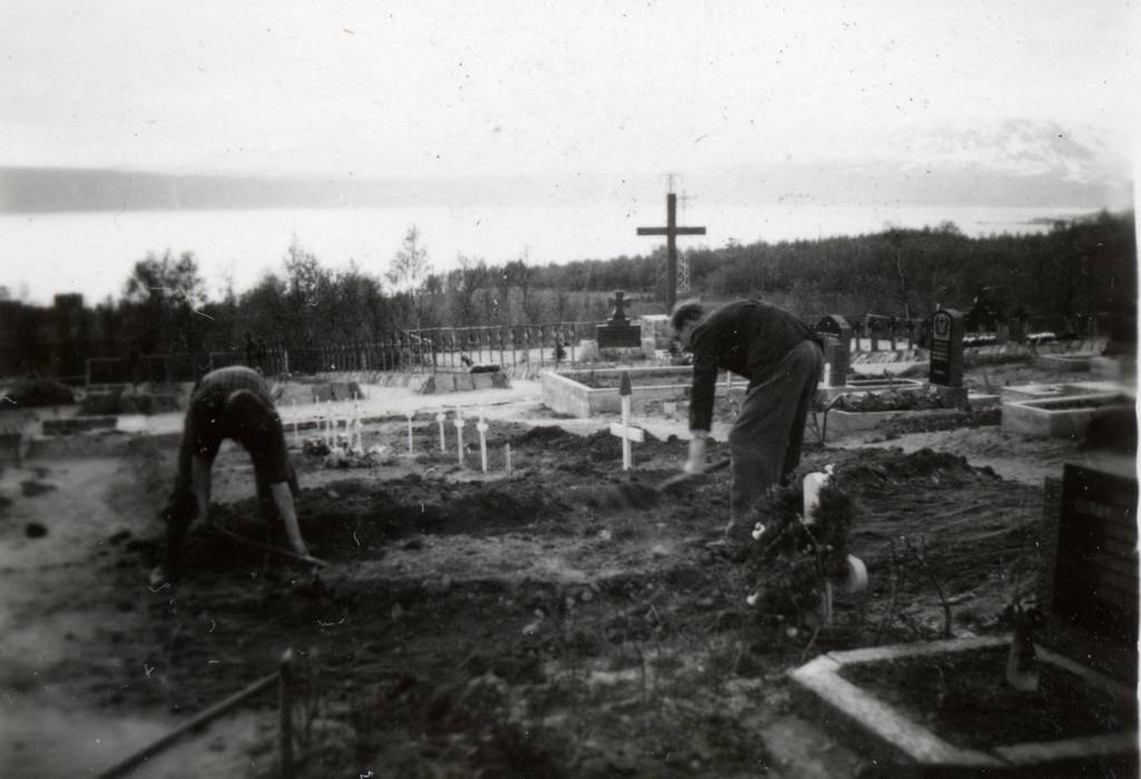 Gravstøtter på kirkgården i Narvik.