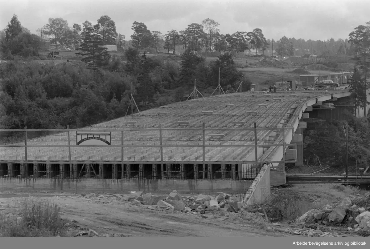 Tveten bru under bygging. Juni 1963.