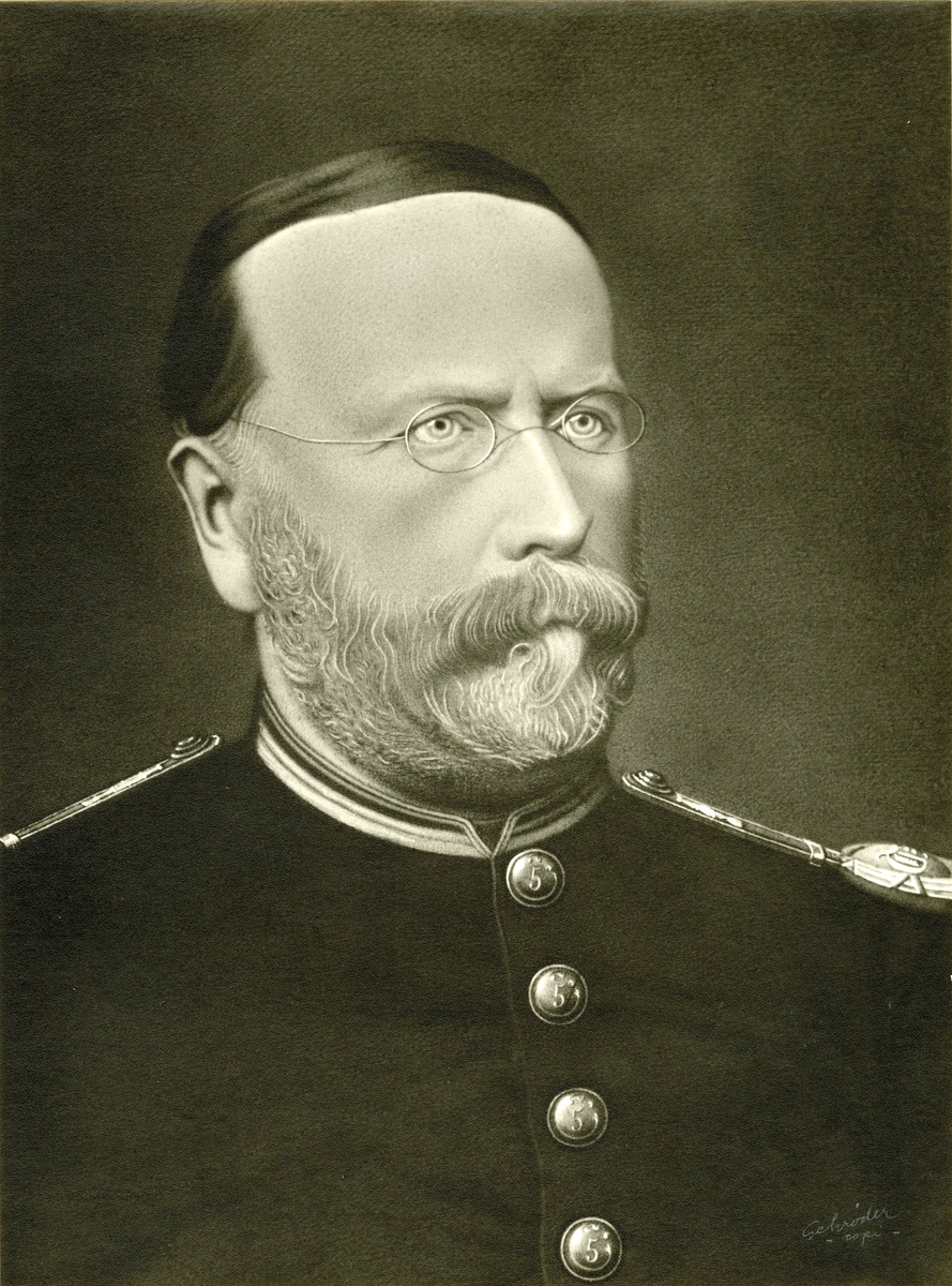 Portrett av Mathias Olsen Alstad iført en uniform. Instruktør for Divisjonsmusikken i Trondheim i perioden 1865-1886.