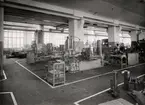 Maskinhallen hos Asea Svetsmaskiners nya fabrilsbyggnad vid Hammarby industriområde, 1943.