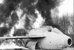 F6 Karlsborg 1968. Brand- och räddningsövning på flygplan 29. Albumet är en del av en donation från Karl-Axel Hansson, Karlsborg. Förteckning över hela donationen finns i albumet samt som Word-dokument.