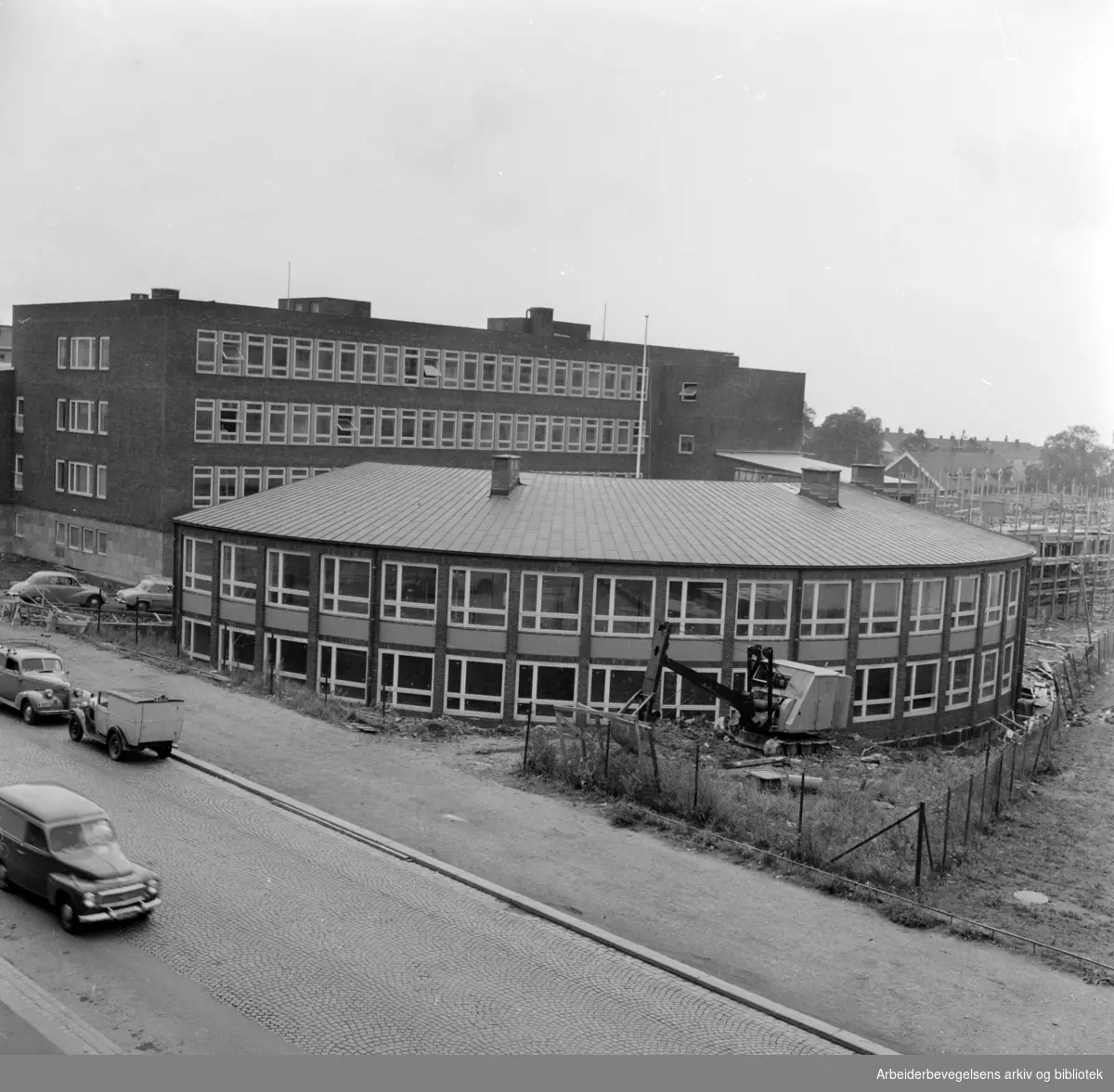 Sandaker linjedelte ungdomsskole. August 1959.