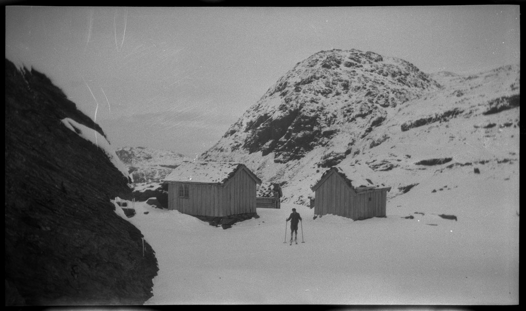 Sverre Idsøe på skitur fra Fjellberg til Napen i Suldal.