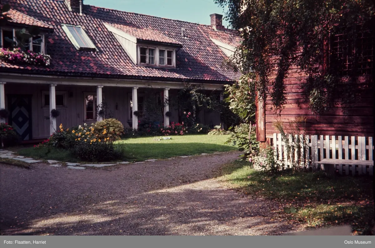 Lille Frogner gård, bolighus, hage