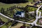 Flygfoto över Höreda kyrka i Eksjö kommun.