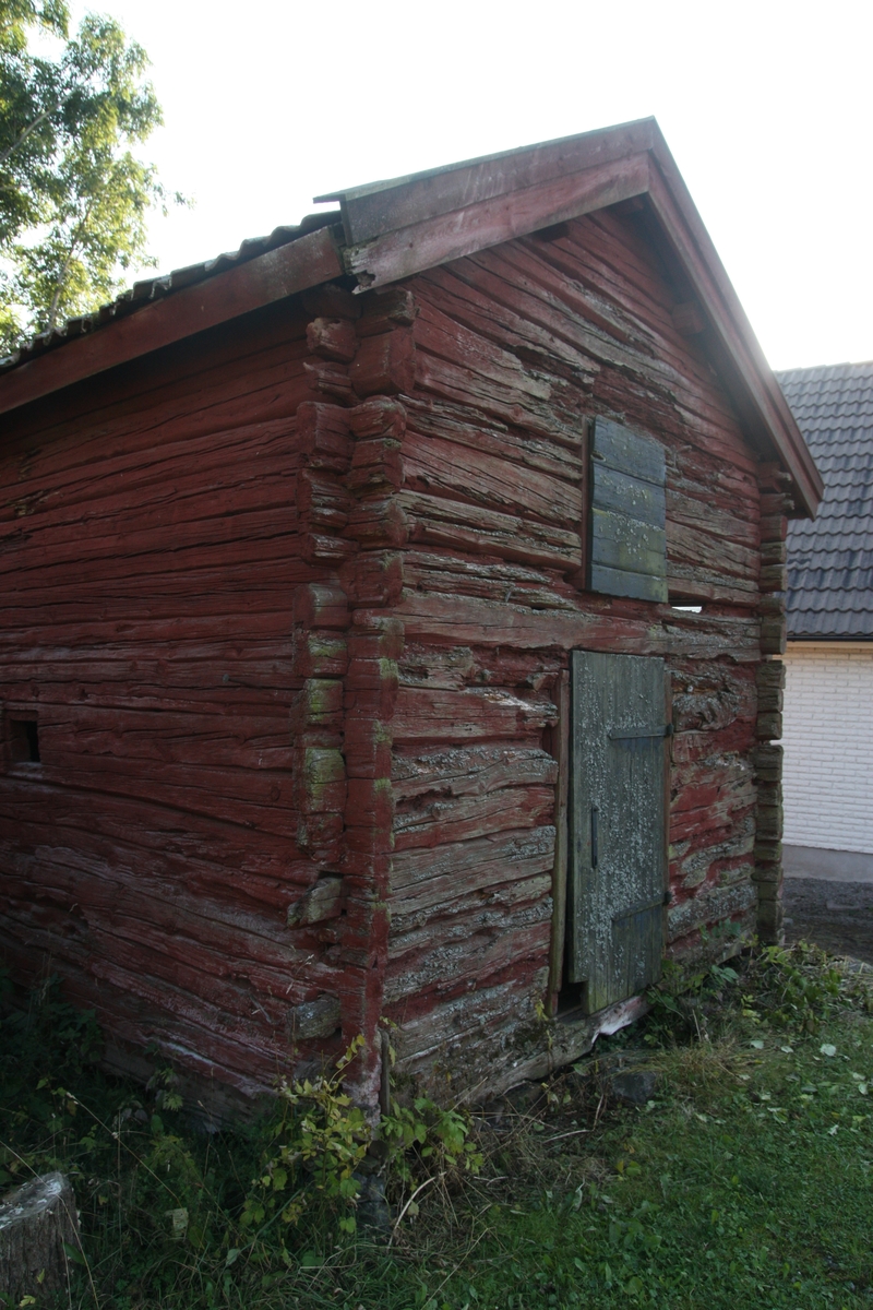 Timrad tiondebod vid Läbyvads hembygdsgård, Österby 9:4, Läby socken, Uppland 2014